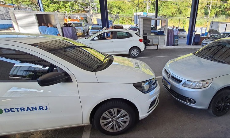 Carro clonado apreendido em Niterói 