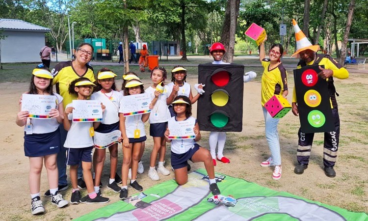 ação educativa com crianças da Zona Oeste