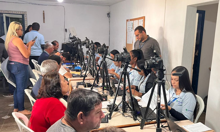 Atendimento do Detran RJ aos pescadores de São Pedro da Aldeia